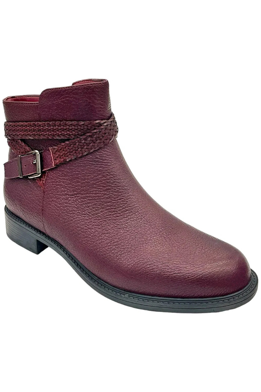 David Tate Antique Pebble Grain Tailord Bootie Skip Wine - Medium